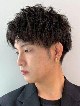 セプト 博多(SEPT.) ツイストパーマ 眉毛カット アップバング ツーブロック 束感