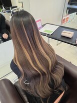 スリーヘアーデザインズ(Three Hair Designs) r