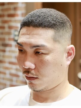 バーバーショップ スバル(BARBERSHOP SUBARU) ＜理容室＞＜バーバー＞ニグロパンチアイロンスキンフェード