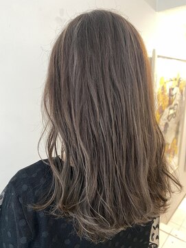 インビテーション(invitation) ハイライトカラー×ヘーゼルベージュ