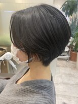 ウイバイファースト(u'i by first) ちょっと刈り上げて、首元スッキリな美人さんレイヤーショート♪