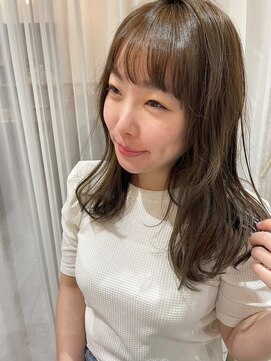 はな(hana) 20代30代40代大人かわいいセミロング