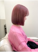 ブリーチカラーでピンクベージュ/ハリウッドTRでツヤありボブ