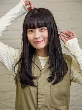 ギリア(Gillia) 前髪重め☆レイヤーロング