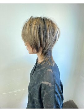 コニーズヘアサロン(Connie's Hair Salon) 根本が伸びたブリーチを一番カッコよく見せる髪型♪