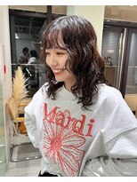 ミディアムハイレイヤー外国人風パーマくるくるパーマ
