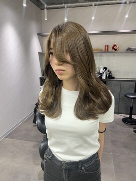 トーン(tone) ベージュカラー×ナチュラルレイヤーヘア