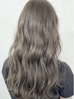 フリーダム(freedom)の写真/赤み消し×透明感カラーで垢抜ける◇ダメージ軽減ケアカラーやブリーチなど理想に合わせて多数ご用意◎