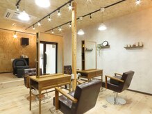 レム(Rem.)の雰囲気(【木目調の店内】温かみのある店内でゆっくりお過ごしください♪)