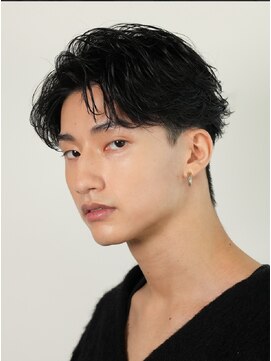 レタッチ バイ フィフス 天神大名(RETOUCH by fifth) 天神メンズパーマニュアンスパーマフェザーパーマセンターパート