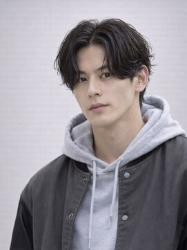 ハレ ヘアサロン(Hale hair salon) Hale刈り上げセンターパートフェザーパーマニュアンスパーマ原宿