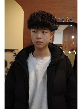 エディ(Edy) マッシュツイストスパイラルパーマツイスパケアパーマ眉毛カット