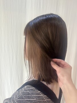 ココカラヘアー ニコ(cococara hair nico) インナーカラー/イヤリングカラー/ベージュ/ミディアム