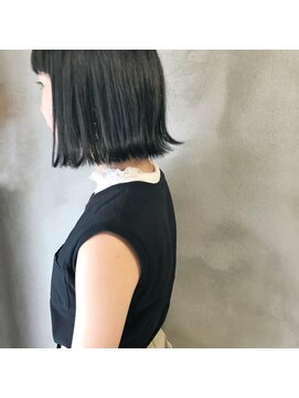 ミント(mint) 透明感！暗髪グレーに切りっぱなしボブ！