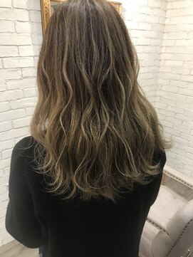 プレタポルテ(Pret-a'-Porter) ハイライト×グラデーション×波ウェーブ