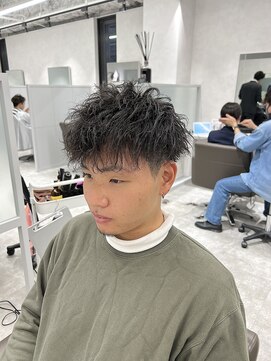 キートス(Kiitos) 爽やかツーブロック×ツイストパーマ