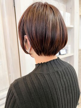 キャアリー(Caary) 福山市美容院　人気　小顔補正立体カット caaryツヤショートボブ