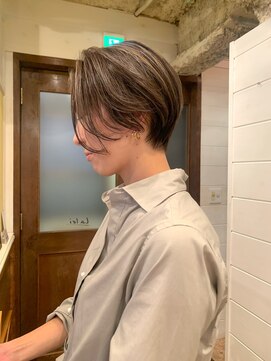 ラレイ(Lalei) くびれショート×ナチュラルハイライト/前下がりショート