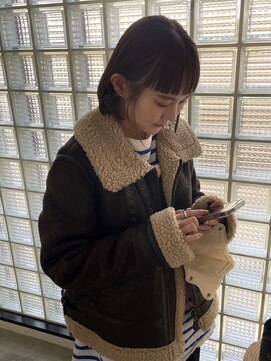 エイチ(811) 20代30代レイヤーカットショートアンブレラカラータッセルボブ