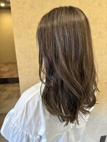 イロハ(iroh)&nbsp;ハイライトカラー/ケアブリーチ/ロングヘア/オッジィオット