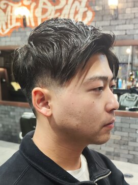 スリーセント 栄(3/cent) テーパーフェード/ツーブロック/アップバング/フェードカット