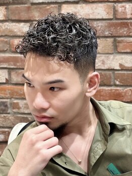 ヒロギンザ 福岡本店(HIRO GINZA)の写真/【最終受付21時/個室】動きある形状記憶パーマで男の色気を演出。毎朝のスタイリングが格段に違う![理容室]