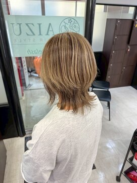 アイズ 本厚木(AIZU) 白髪ぼかしハイライト ミルクティーベージュ