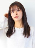 抜け感ストレートヘア