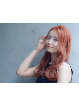 トレンドカラーと似合わせ技術であなたの魅力を引き出す！髪や頭皮に優しいカラーも取り扱い◎