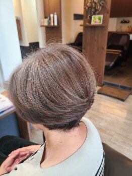 心も髪も整える”低ダメージ”のオーガニックヘッドスパで、日常を忘れる贅沢な時間をご体験ください 