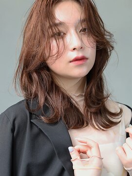 アース 三木店(HAIR & MAKE EARTH) 冬の小顔見せ◎ミディアムレイヤーカット×顔周りレイヤーで魅力