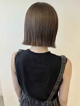 ヴェイン 渋谷(vain) 赤み0のオリーブベージュ×切りっぱなしボブ