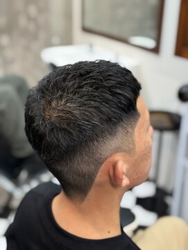 フランクス バーバー ウエストトウキョウ 吉祥寺店(FRANK’S BARBER WEST TOKYO) リバースセンターパートニュアンスパーマニュアンスウルフダウH