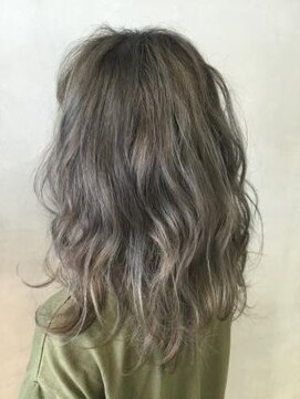 ジーナ(XENA) カーキグレー