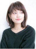 ダークチョコレートカラーの外ハネくびれミディ☆relian青山