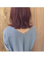 ツイギー 伊賀上ビル店(TWiGGY)&nbsp;赤毛ガール。大人カジュアルな外ハネロブ。