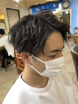 キャンバス バイ ネオリーブ 横浜西口(Canvas by neo.) 横浜★ウェーブパーマかきあげメンズミディアム