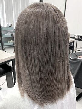 ロウル 渋谷(LOWRL) モノトーングレージュ