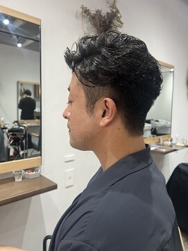 フェリスヘア(feliz hair) 【ビジネスマン向け】流すパーマスタイル