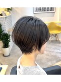 黒髪でも軽く見えるショート　本厚木