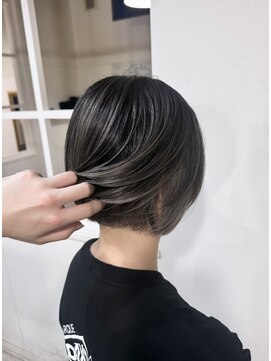 ドライブ(drive) 細めバレイヤージュ ハイライト グレー系