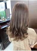 ナチュラルベージュ