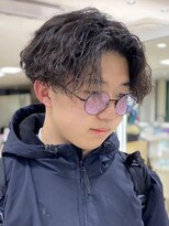 シャルムバイケンジ(Charm.by KENJE)&nbsp;メンズパーマ波巻きツイストスパイラル刈り上げセンターパート