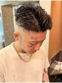 スパイラルパーマ　アップバング　ツーブロック　ツイスト