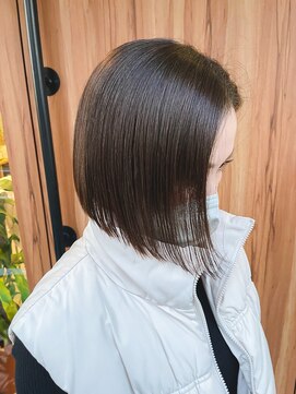 エルナ(ELNA) ぱつんと大人ミニボブ×オリーブベージュ