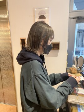 エクリ 麻布十番(equri) 切りっぱなしボブ/ダブルカラー