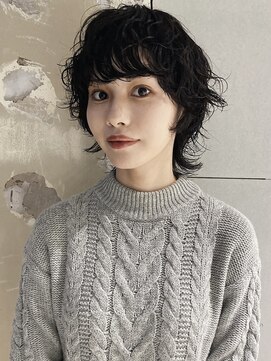 ロジ(loji) ウルフとパーマ