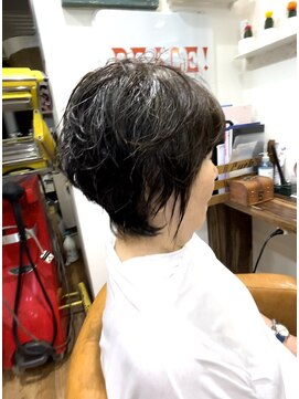 ヘアー コレクション ピース(hair collection PEACE!) ７０代　カッコいいショート