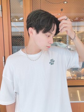 ルービック 高槻(Rubik's) スーツ短髪/ツーブロック/センターパート/黒髪