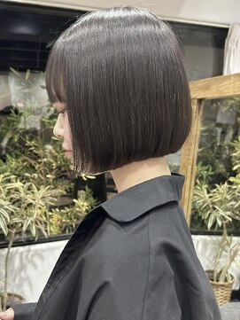 アルコイリスバイドールヘアー(ARCOIRIS by Dollhair) ベビーピンクぱっつん前髪ボブパーマホワイトピンク都島